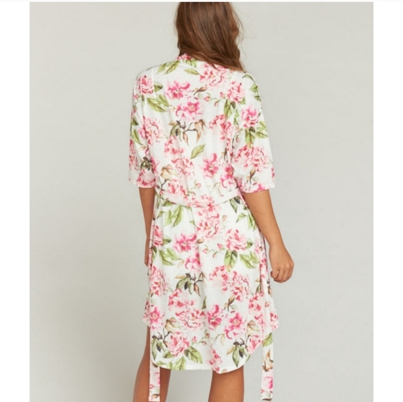 Show Me Your Mumu Pink Floral Brie Short Sleeve Light Robe Women's One Size - Picture 2 of 8